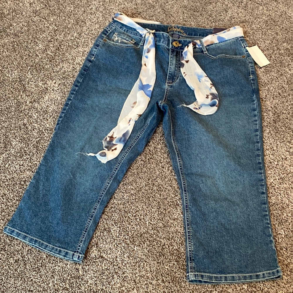 NWT Duplex Denim Capris with Scarf Belt. Size 10
